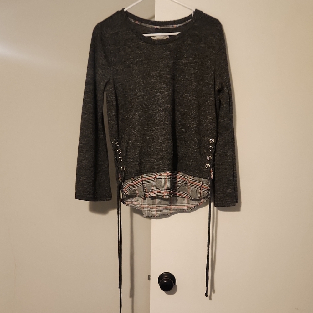 New York Laundry Gray Asymmetrical Tie Front 3/4 Sleeve Sweatshirt